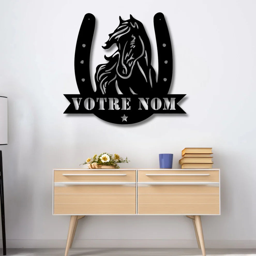 ديكور جداري معدني - بزينة الحصان بتخصيص إسمك المفضل