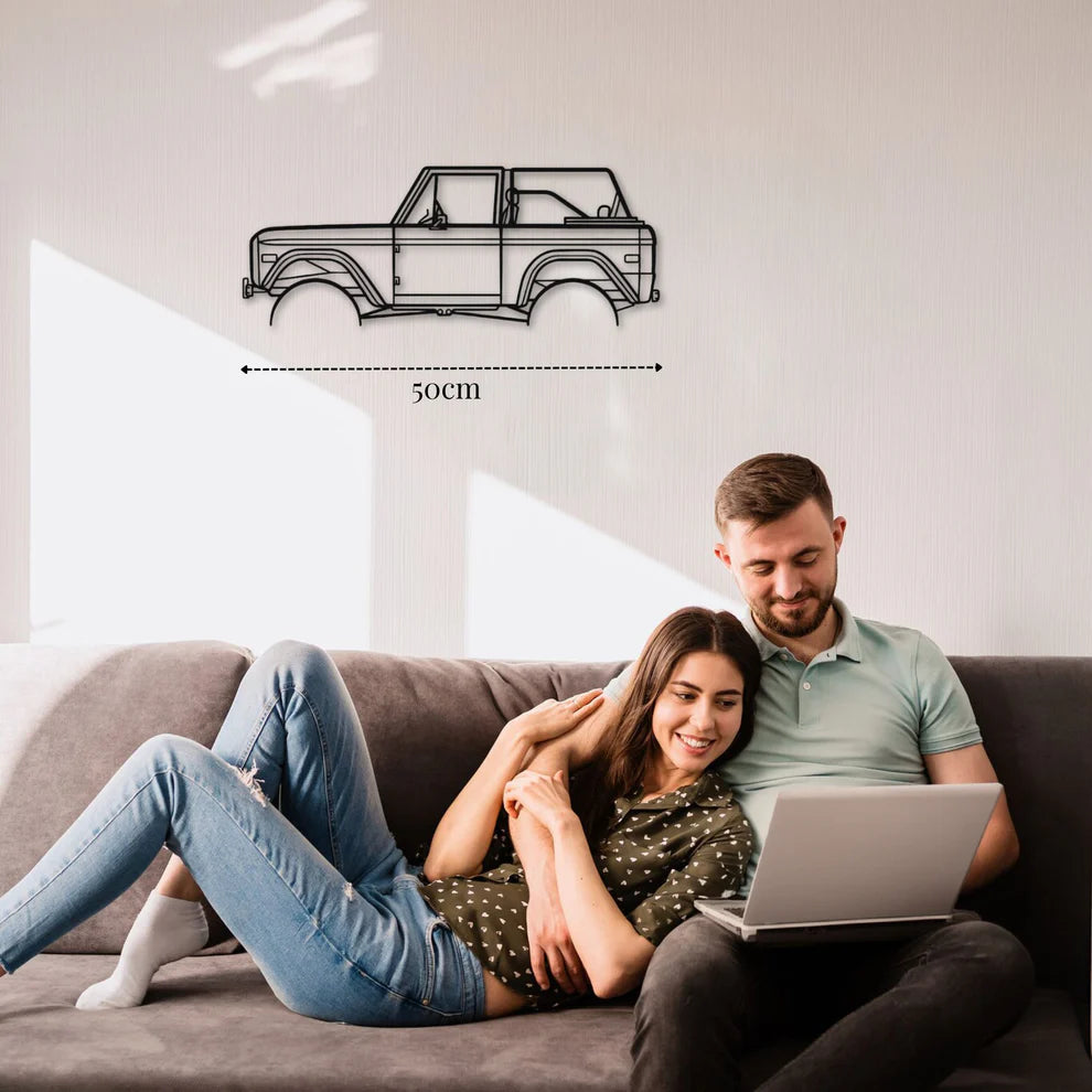 ديكور جداري معدني بزينة سيارة فورد برونكو موديل 1971