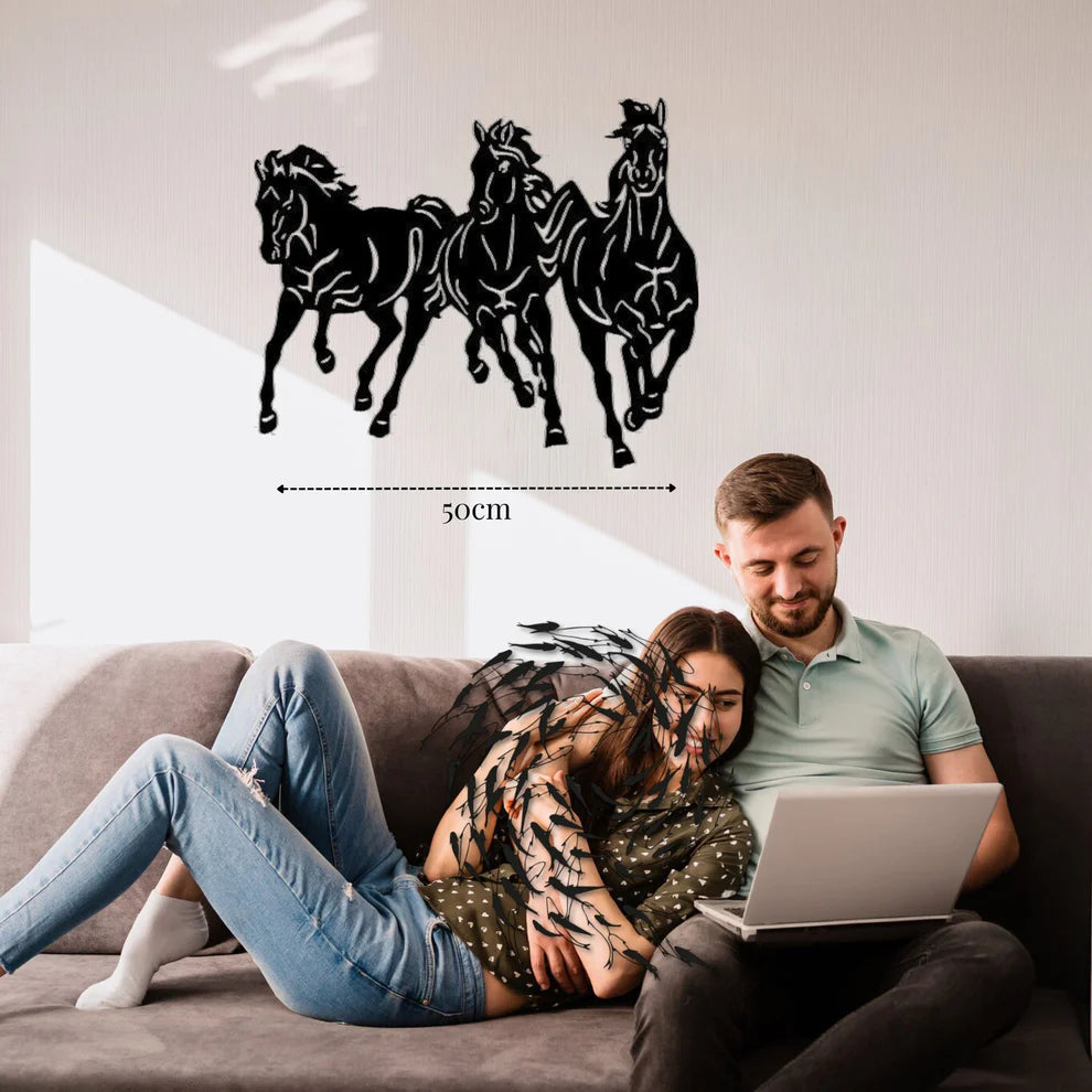 ديكور جداري معدني - بزينة الخيول تركض