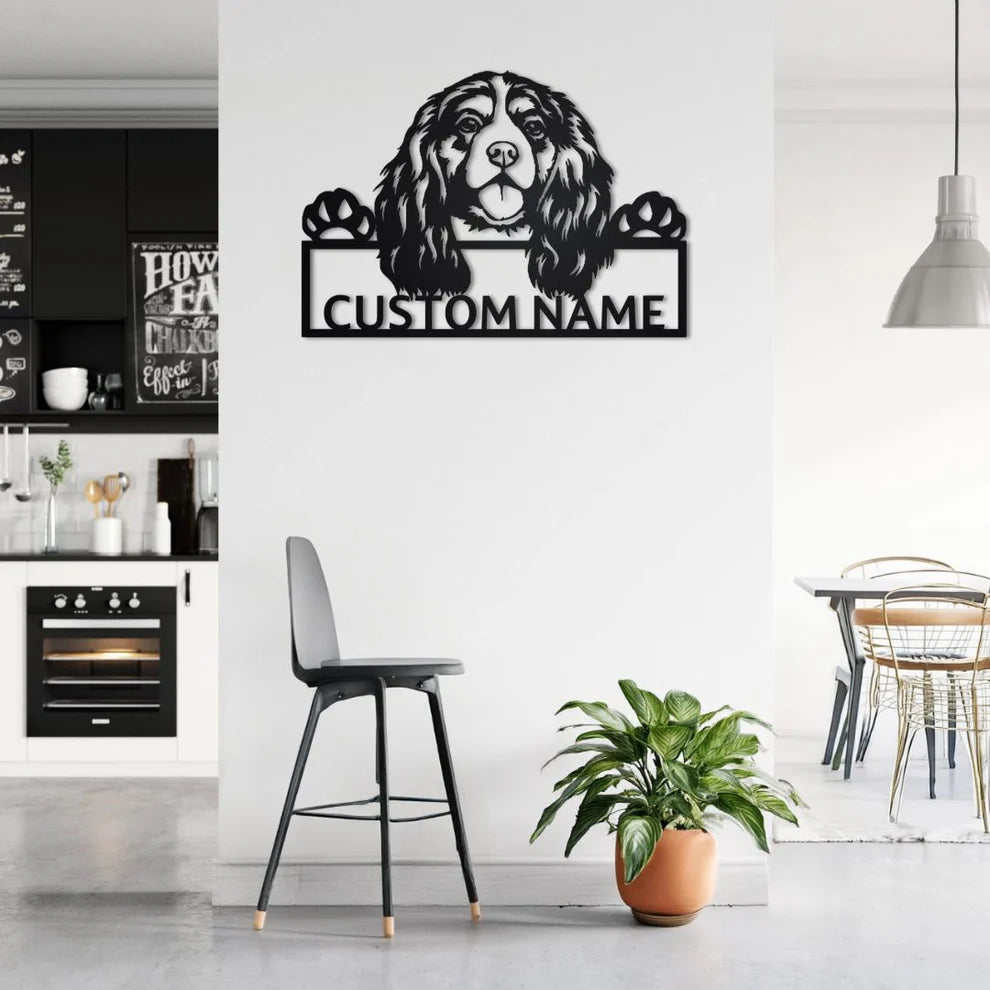 ديكور جداري معدني - بزينة على شكل كلب كافاليير كينغ تشارلز بتخصيص إسمك