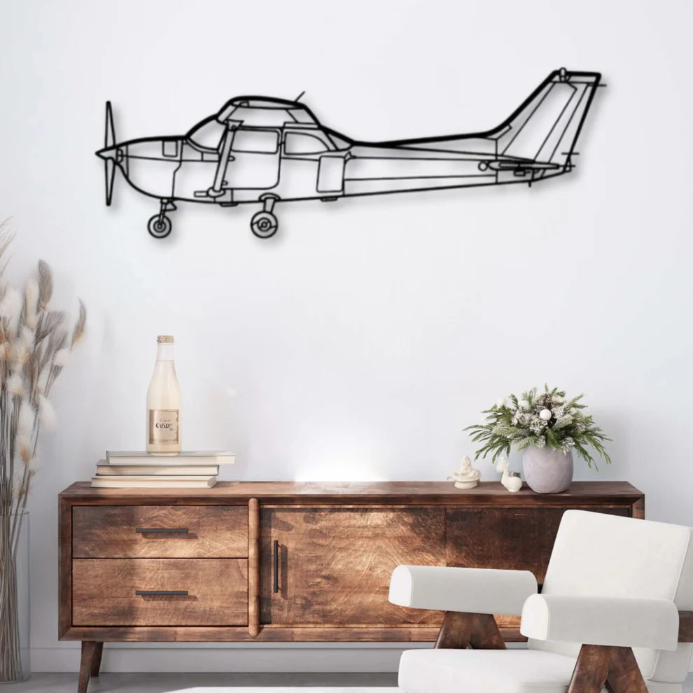 ديكور جداري معدني بزينة طائرة - سيسنا 172 سكاي هوك