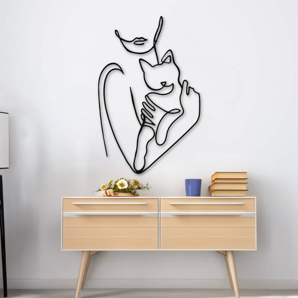 ديكور جداري معدني - بزينة سرب قط محضون من فتاة