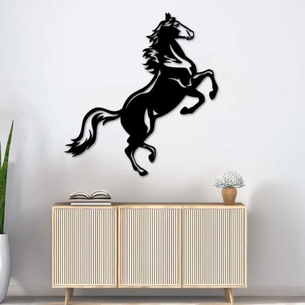 ديكور جداري معدني - بزينة الحصان يستعرض مهارته