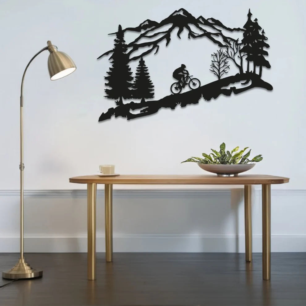 ديكور جداري معدني بزينة تجمع بين الجبال الأطلس و سائق الدراجة الهوائية