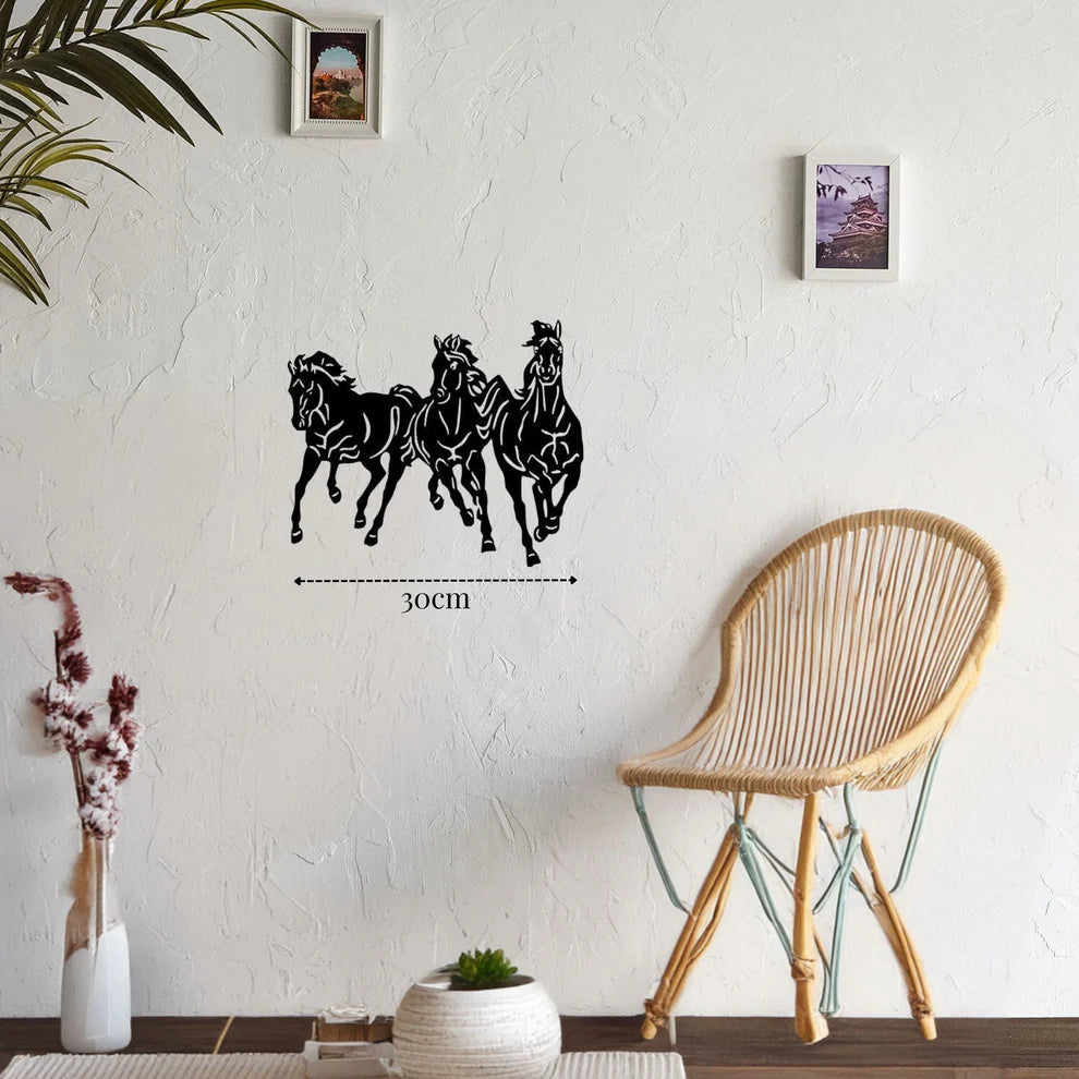 ديكور جداري معدني - بزينة الخيول تركض