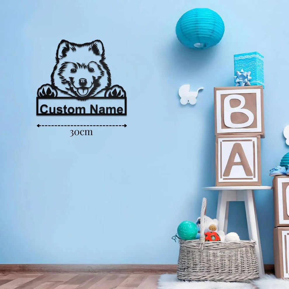 ديكور جداري معدني - بزينة على شكل كلب سامويد بتخصيص إسمك